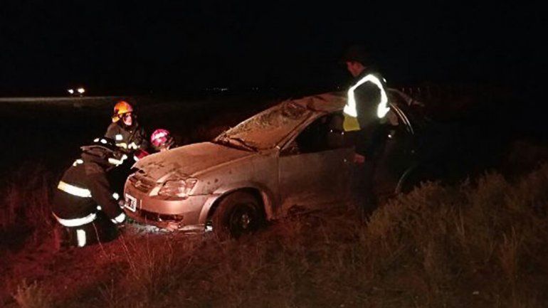 Cuatro heridos al volcar sobre la Ruta 22