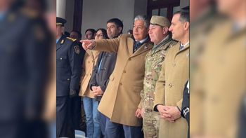 por el temporal de nieve, el gobernador no pudo llegar a san martin de los andes por el temporal de nieve, el gobernador no pudo llegar a san martin de los andes