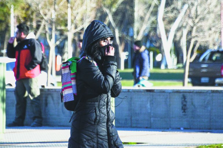 A abrigarse porque otra vez se vienen días de frío extremo.