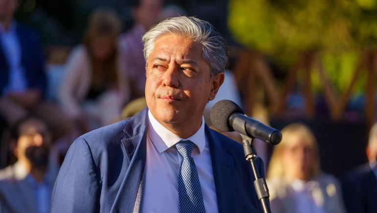 Rolando Figueroa no piensa, por ahora, en un bono provincial. Rolando Figueroa no piensa, por ahora, en un bono provincial.