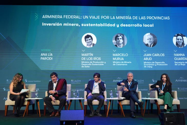 Juan Carlos Abud, ministro de Producción de Jujuy, cuestionó que el 86% de los ingresos fiscales mineros correspondan a la Nación, mientras que Ivanna Guardia, secretaria de Minería de La Rioja, coincidió en la necesidad de obras públicas para atraer inversiones