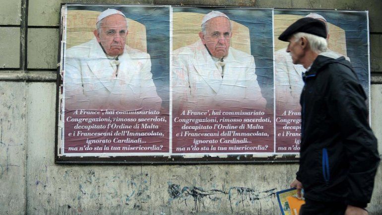 ¿Qué dicen los carteles anónimos?