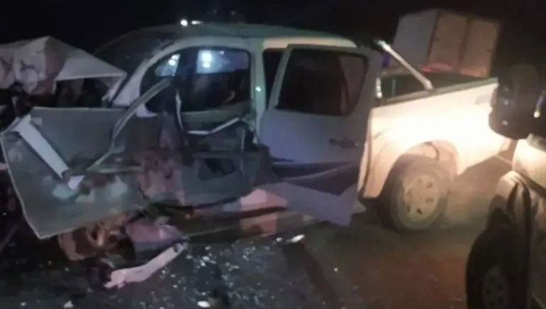 El estado de los vehículos mostró la violencia con que se produjo el impacto. 