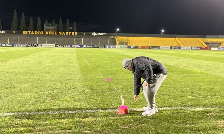 Sorpresiva visita de autoridades de Conmebol al estadio de Deportivo Madryn