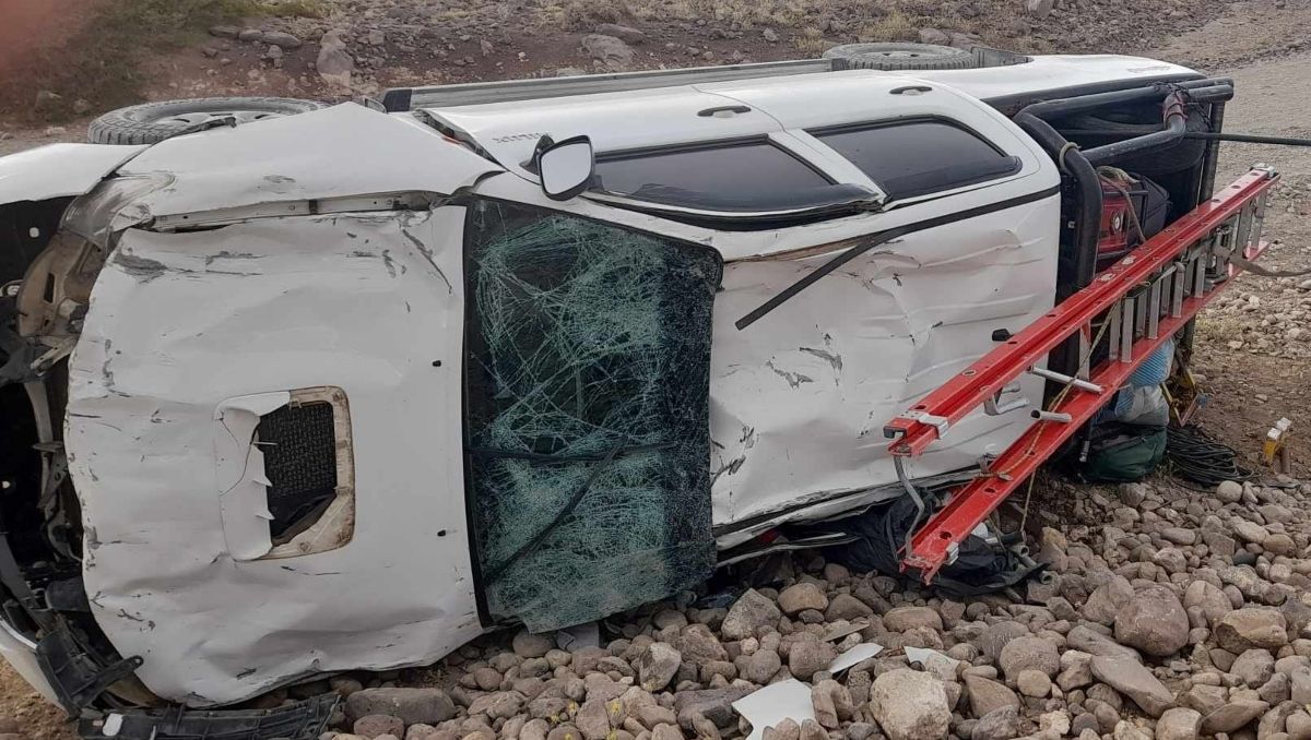 Fuerte vuelco: tres trabajadores de Centenario se accidentaron camino a Tricao Malal