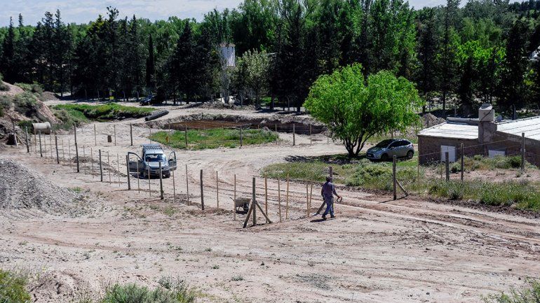 Sigue la polémica por el cerco en la calle de un barrio