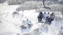 La nieve llegó temprano a Chapelco y genera expectativa entre los esquiadores. La temporada abrirá el 15 de junio.