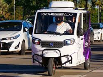 Triciclos eléctricos de GOU en Posadas: a la espera de la homologación nacional para operar legalmente.