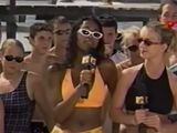Ananda Lewis junto a Britney Spears, una de las celebridades que entrevistó para MTV.