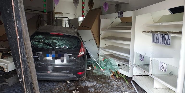 Bajó del auto a pelear, lo apuñalaron y atropelló a una mujer cuando escapaba: murieron los dos