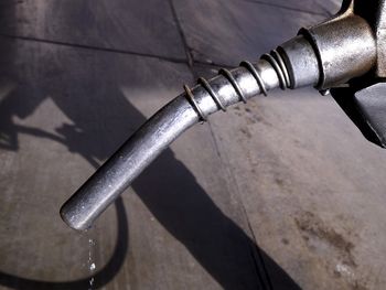 El Decreto 405/2026 extiende el diferimiento impositivo sobre nafta y gasoil hasta el 1 de julio. El Decreto 405/2026 extiende el diferimiento impositivo sobre nafta y gasoil hasta el 1 de julio.