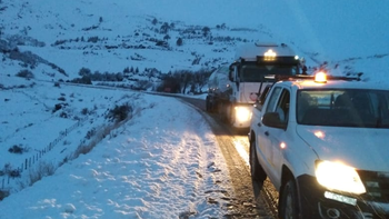 los cortes de ruta y la nieve afectan el recorrido de los camiones con gas