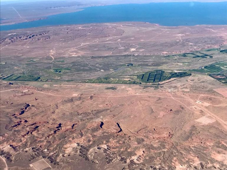 El campo de la familia Galván, en Tratayén. Está cerca del río Neuquén y de Añelo. La comunidad se autoproclamó en 2017. Antes eran vecinos crianceros de la familia Mardones. El campo de la familia Galván, en Tratayén. Está cerca del río Neuquén y de Añelo. La comunidad se autoproclamó en 2017. Antes eran vecinos crianceros de la familia Mardones.