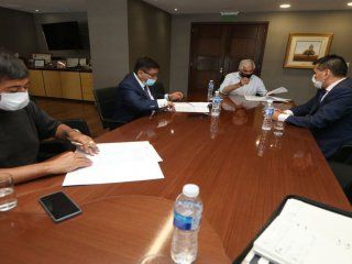 El acuerdo encabezado por Pereyra, José y Ramón Rioseco, y el secretario adjunto del gremio, Marcelo Rucci. 