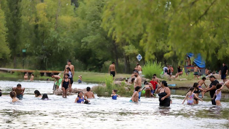 En fotos, así se vive el fin de semana largo de Carnaval en Neuquén