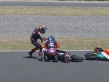 A lo Will Smith: un piloto de Moto3 cacheteó a un rival