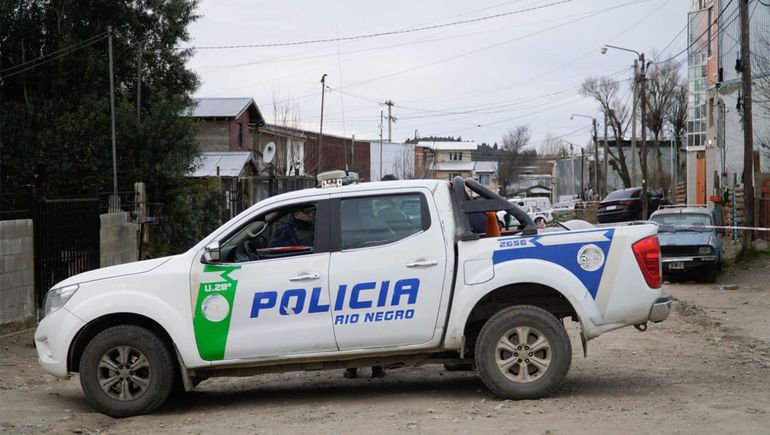 La policía en la escena del crimen.