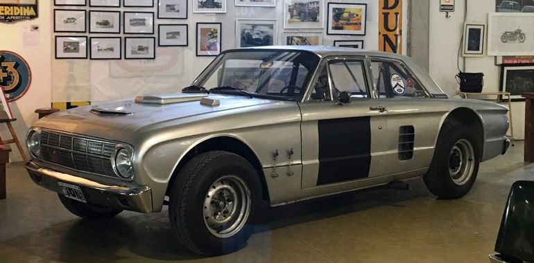 Ford Falcon angostado de Carlos Menditeguy. Foto: Gentileza Alejandro Piñero. Ford Falcon angostado de Carlos Menditeguy. Foto: Gentileza Alejandro Piñero.