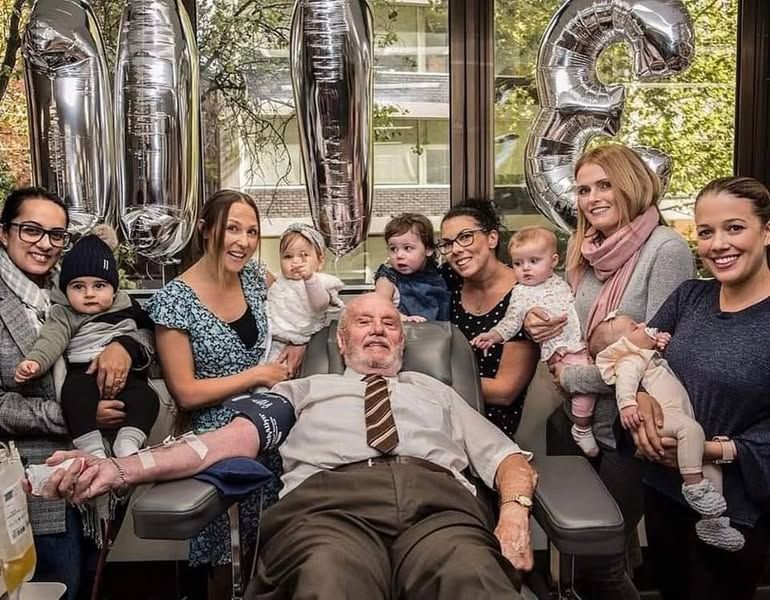 Al poseer un anticuerpo poco común, conocido como anti-D, Harrison colaboró al desarrollo de inyecciones para prevenir la enfermedad hemolítica del bebé recién nacido.
