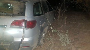 el chocon: manejaba borracho, choco a dos autos, se fugo y volco a los pocos metros