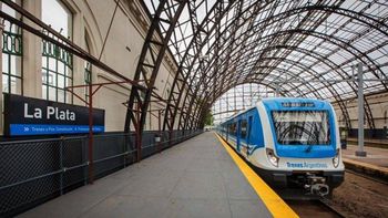 pescaron infraganti a dos hombres teniendo sexo en una estacion de tren pescaron infraganti a dos hombres teniendo sexo en una estacion de tren