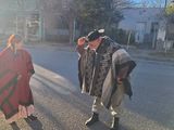 Los gauchos de Oro, Clara y Adrián, fueron vitoreados por los vecinos esta mañana.