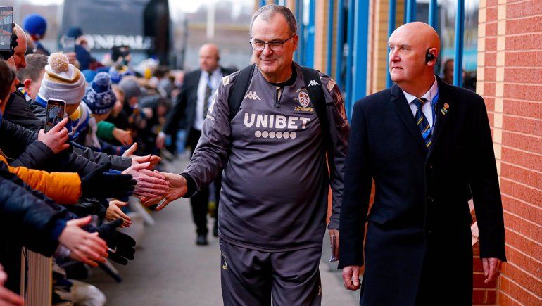 El Leeds de Bielsa goleó y se acerca a la Premier League