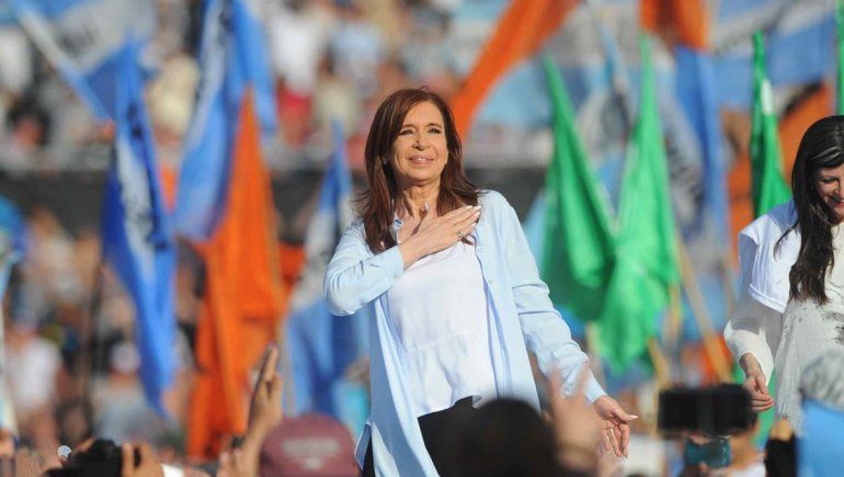 Reaparece CFK en apoyo a Axel y a Alberto Fernández