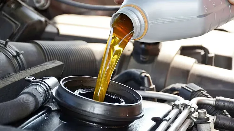 Siempre se deben respetar los niveles máximos y mínimo de aceite estipulados en el manual del auto. (Foto: Freepik) Siempre se deben respetar los niveles máximos y mínimo de aceite estipulados en el manual del auto. (Foto: Freepik)