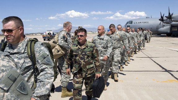 EE.UU. piensa en más militares en la frontera mexicana