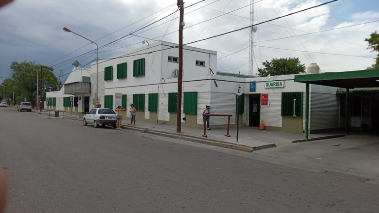A punta de pistola le roban a una radióloga cuando llegaba al hospital Bouquet Roldán