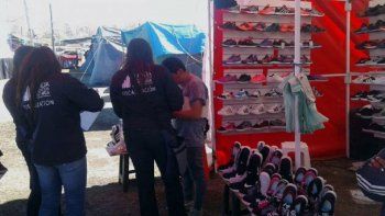 Las saladitas son combatidas por los comerciantes por competencia desleal. Las saladitas son combatidas por los comerciantes por competencia desleal.