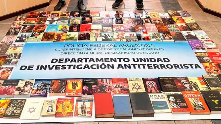 Allanaron y clausuraron la distribuidora de libros nazis más grande del país
