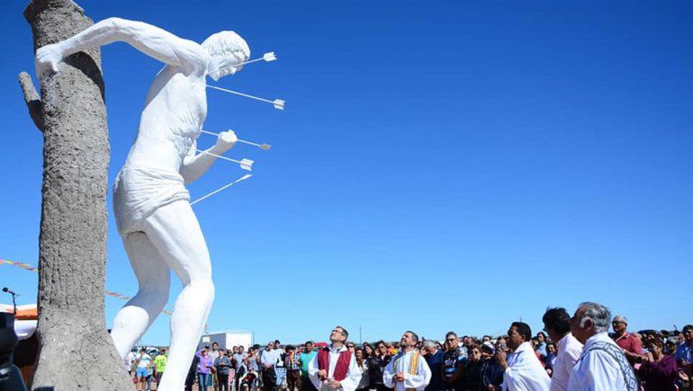 Fieles a San Sebastián ya tienen su gran estatua