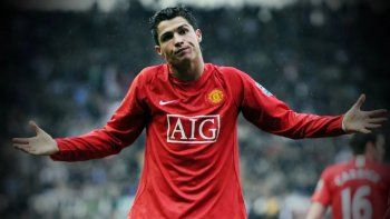 ¡ronaldo al united! de quemar sus camisetas al bienvenido a casa ¡ronaldo al united! de quemar sus camisetas al bienvenido a casa