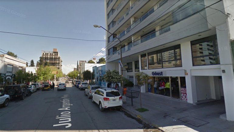 Robaron en una vinoteca a pocos metros de la Gobernación