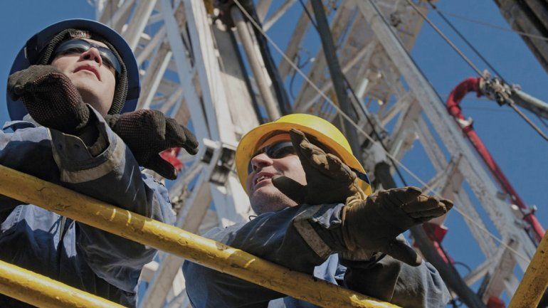 Triaca planchó la paritaria petrolera: cerraría en 21% o 22%