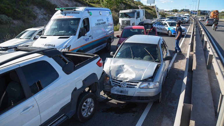 Un choque en cadena entre tres autos generó caos en la Ruta 7