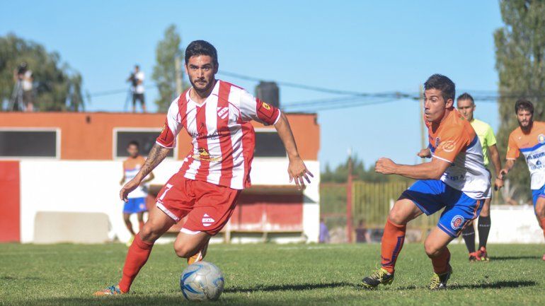 Con gol de Villa, el Rojo neuquino le ganó 1 a 0 a Roca en La Chacra