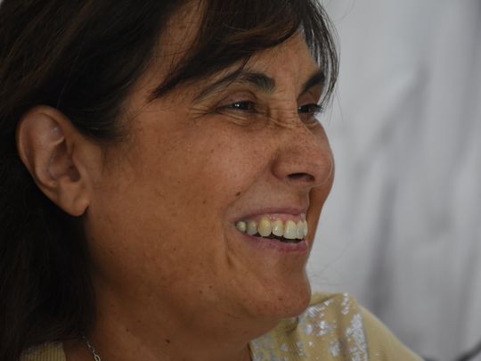 Soraya Bellini, especialista en química de alimentos de CIATI, en el laboratorio de análisis de jugos. Foto: César Izza