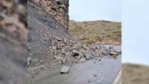 Se desmoronaron rocas sobre la ruta 43: piden precaución para circular por el norte neuquino Se desmoronaron rocas sobre la ruta 43: piden precaución para circular por el norte neuquino