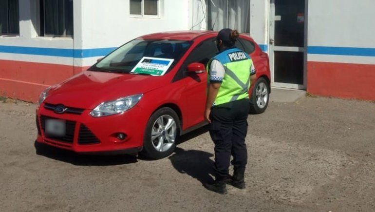 Paseaba en un auto robado y lo atraparon en un control policial