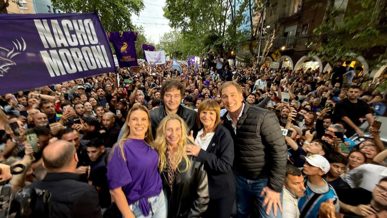 El presidente Javier Milei recorrió Tres de Febrero en el marco de la campaña