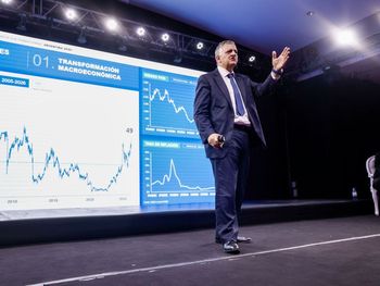 Horacio Marín, presidente y CEO de YPF, aseguró que la energía puede aportar hasta US$ 50.000 millones anuales en exportaciones para Argentina. Horacio Marín, presidente y CEO de YPF, aseguró que la energía puede aportar hasta US$ 50.000 millones anuales en exportaciones para Argentina.