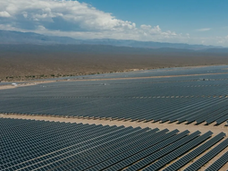 Nuestro país es una de las regiones con mayor radiación solar de planeta, con picos que superan cómodamente los 7 kWh por m2. Nuestro país es una de las regiones con mayor radiación solar de planeta, con picos que superan cómodamente los 7 kWh por m2.