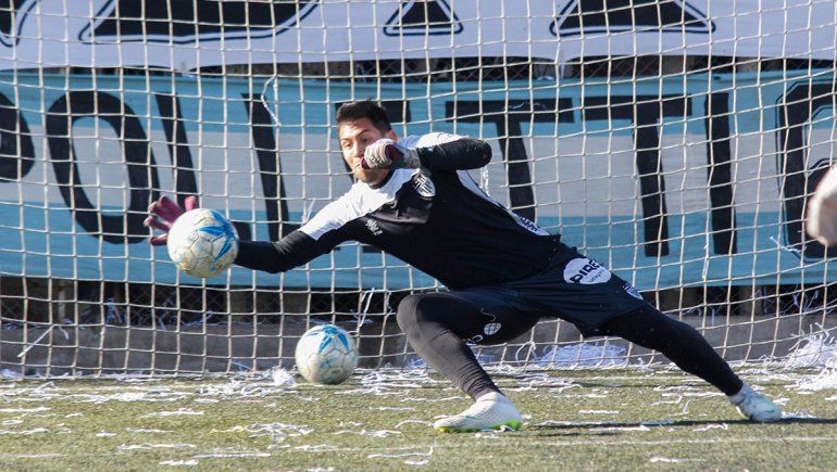 Pena máxima para el Albinegro en el arranque