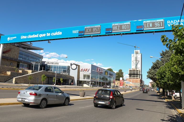 Radares de velocidad en Neuquén: piden información a la Municipalidad