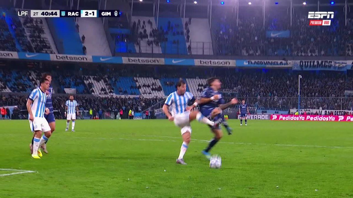 Volvió el fútbol argentino y volvieron las polémicas.