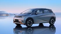El BYD Dolphin es una alternativa 100% eléctrica que garantiza cerca de 300 kilómetros de autonomía con una sola carga. El BYD Dolphin es una alternativa 100% eléctrica que garantiza cerca de 300 kilómetros de autonomía con una sola carga.