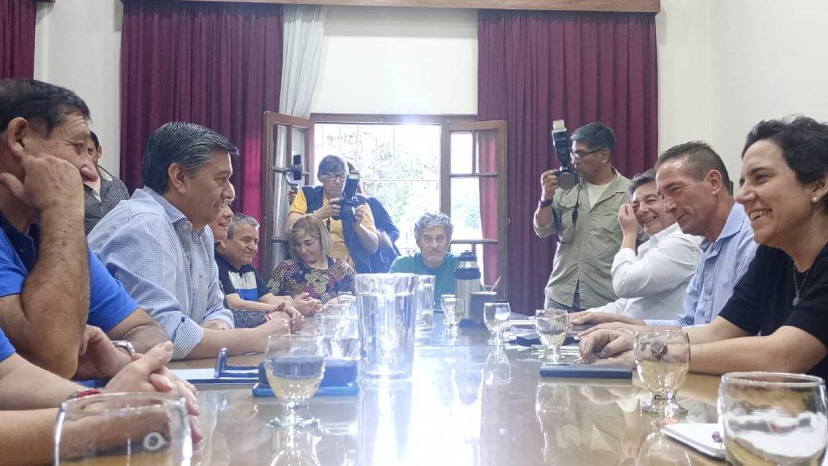 Paritarias 2025: después de ATE y ATEN, el gobierno recibió a UPCN